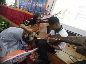 Event Seni! Komunitas Pecinta Musik Tradisional Limboto Gelar Konser Amal Di Alun-alun!
