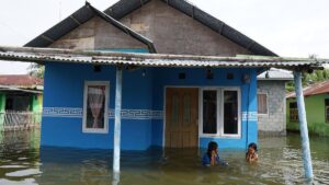 Banjir Terjang Permukiman di Limboto Barat, Banyak Barang Warga Tak Terselamatkan