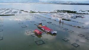 Rumah Makan Apung di Danau Limboto Dibongkar, Yahya Ahmad Terpaksa Relakan Usahanya